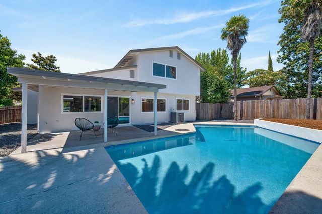 2724 Hyannis Way, Sacramento, CA 95827