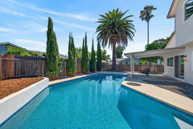 2724 Hyannis Way, Sacramento, CA 95827