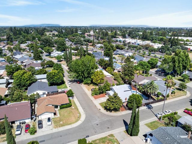 2724 Hyannis Way, Sacramento, CA 95827