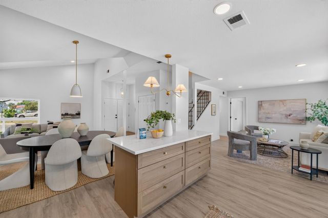 2724 Hyannis Way, Sacramento, CA 95827