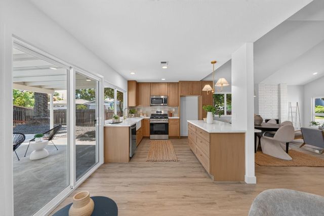 2724 Hyannis Way, Sacramento, CA 95827