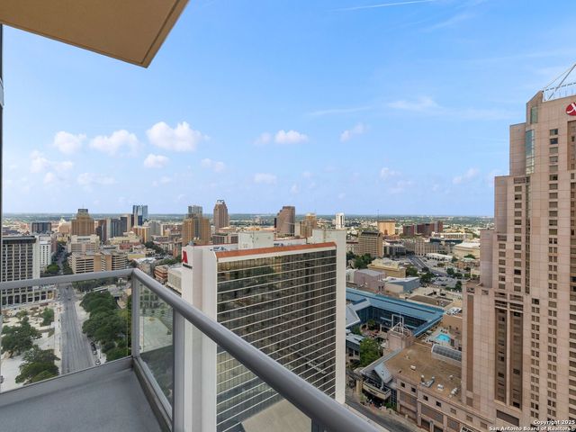 610 E Market St Unit 2508, San Antonio, TX 78205