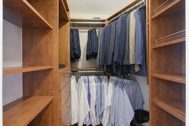 950 W Berwyn Avenue 9, Chicago, IL 60640