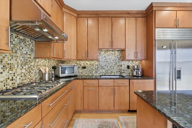 950 W Berwyn Avenue 9, Chicago, IL 60640