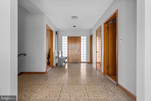 107 WALNUT RIDGE RD, Wilmington, DE 19807