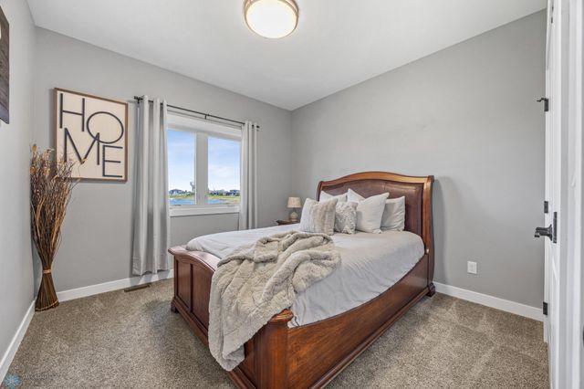 1991 69th Avenue S, Fargo, ND 58104