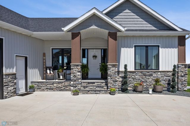 1991 69th Avenue S, Fargo, ND 58104