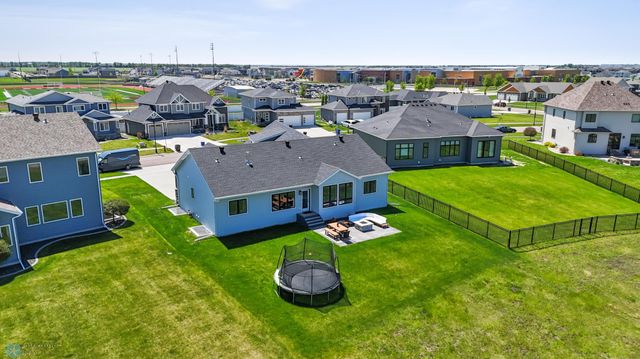 1991 69th Avenue S, Fargo, ND 58104