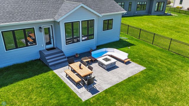 1991 69th Avenue S, Fargo, ND 58104