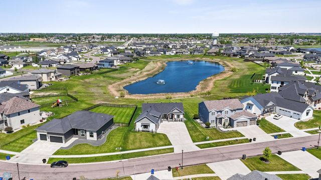 1991 69th Avenue S, Fargo, ND 58104