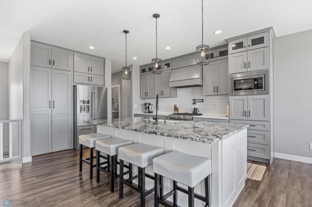 1991 69th Avenue S, Fargo, ND 58104