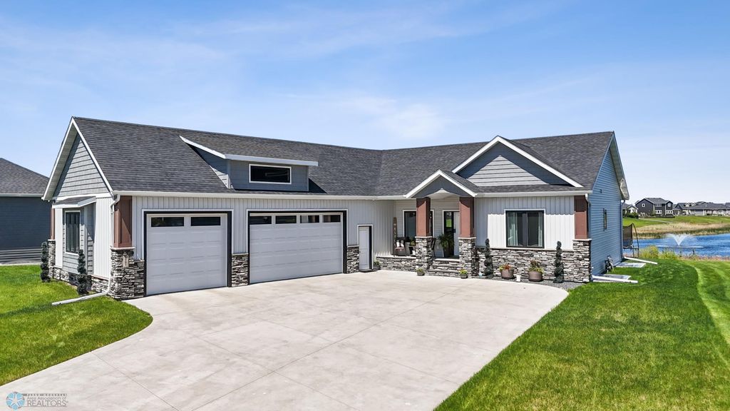 1991 69th Avenue S, Fargo, ND 58104