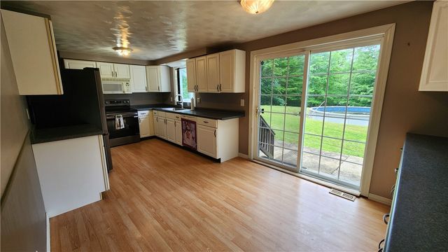 7383 Lakeside Road, Ontario, NY 14519