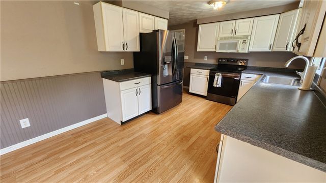 7383 Lakeside Road, Ontario, NY 14519