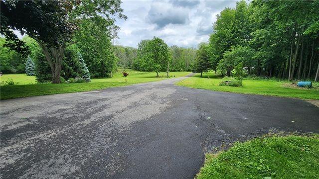 7383 Lakeside Road, Ontario, NY 14519