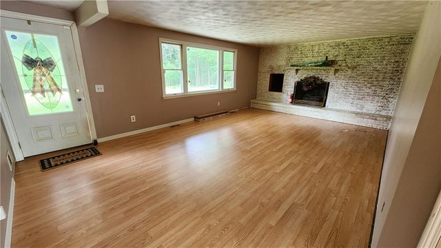 7383 Lakeside Road, Ontario, NY 14519