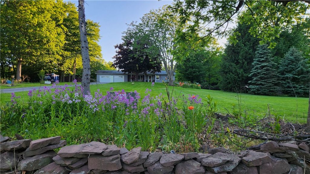 7383 Lakeside Road, Ontario, NY 14519
