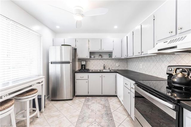 550 Teryl RD 2302, Naples, FL 34112
