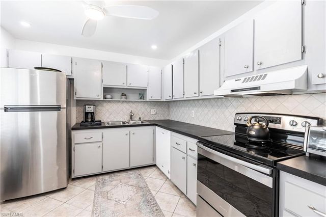 550 Teryl RD 2302, Naples, FL 34112