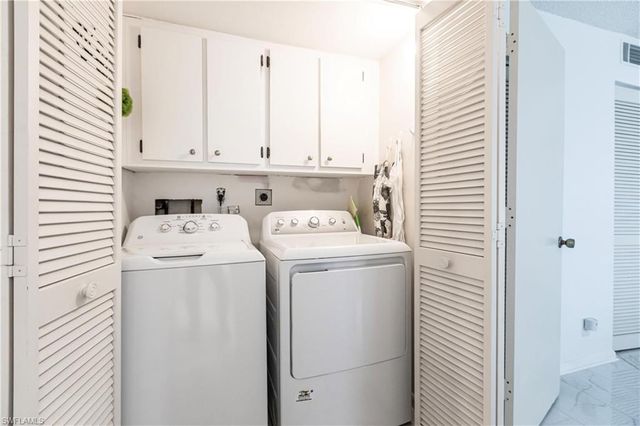 550 Teryl RD 2302, Naples, FL 34112