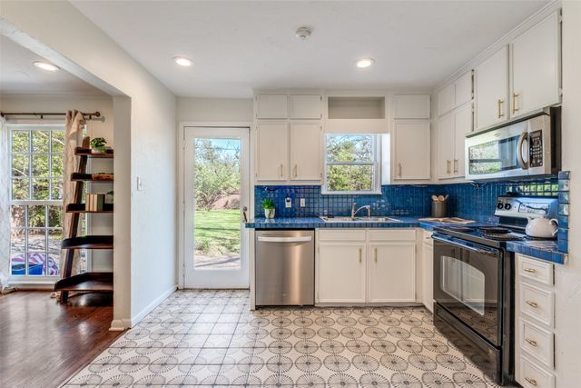 6032 Worth Street, Dallas, TX 75214