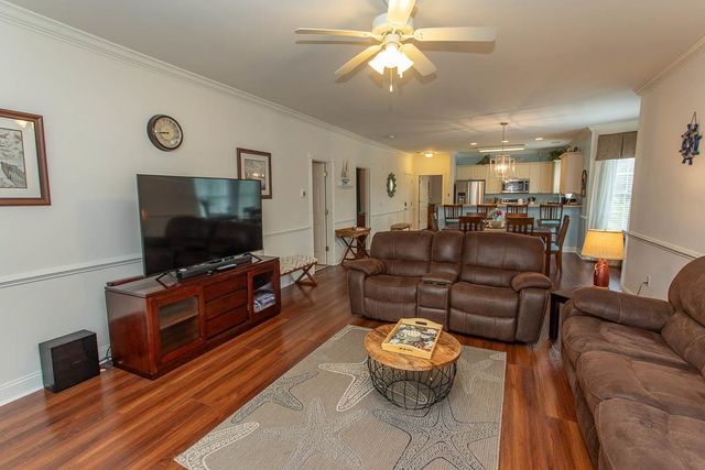 4861 Luster Leaf Cir Apt 301, Myrtle Beach, SC 29577