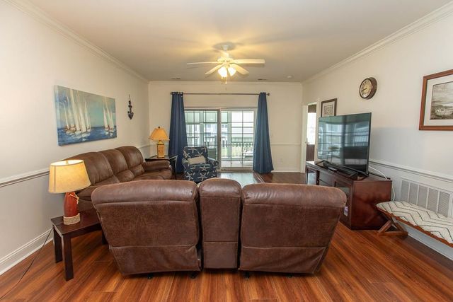 4861 Luster Leaf Cir Apt 301, Myrtle Beach, SC 29577