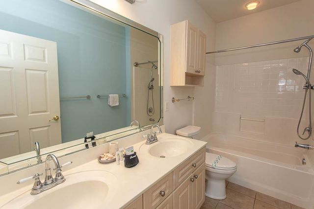 4861 Luster Leaf Cir Apt 301, Myrtle Beach, SC 29577