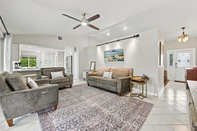626 NW 100th Way, Coral Springs, FL 33071