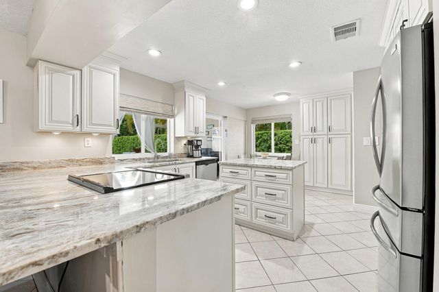626 NW 100th Way, Coral Springs, FL 33071