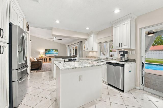 626 NW 100th Way, Coral Springs, FL 33071