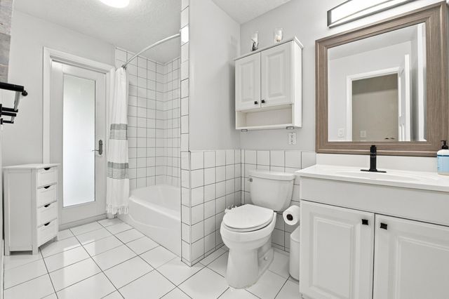 626 NW 100th Way, Coral Springs, FL 33071