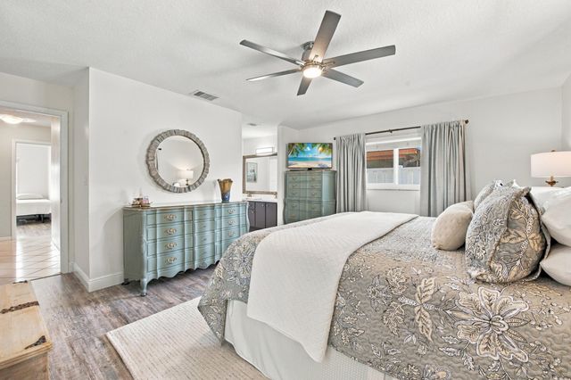 626 NW 100th Way, Coral Springs, FL 33071