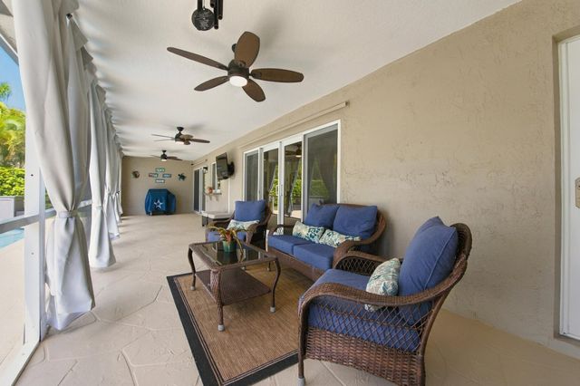 626 NW 100th Way, Coral Springs, FL 33071