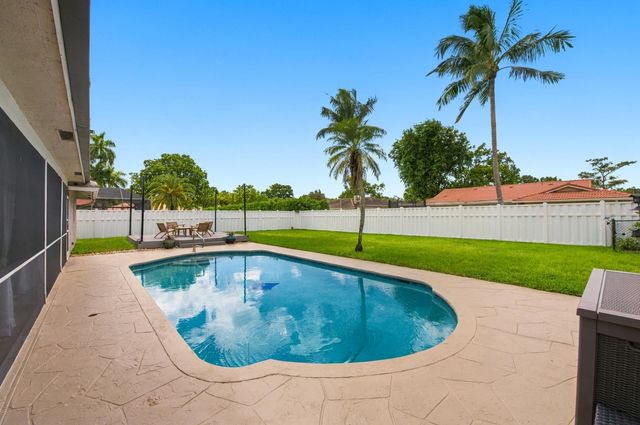 626 NW 100th Way, Coral Springs, FL 33071