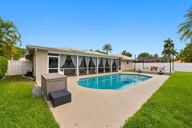 626 NW 100th Way, Coral Springs, FL 33071