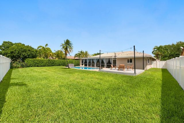626 NW 100th Way, Coral Springs, FL 33071
