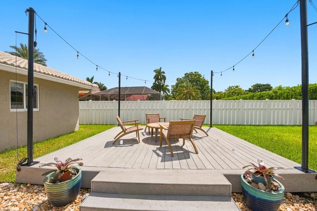 626 NW 100th Way, Coral Springs, FL 33071