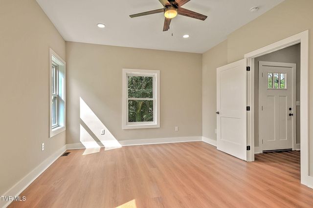 463 Magnolia Drive, Bristol, VA 24201