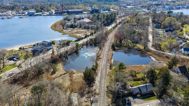 28 Indian Neck Rd, Wareham, MA 02571