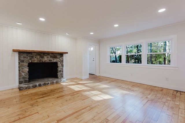 28 Indian Neck Rd, Wareham, MA 02571