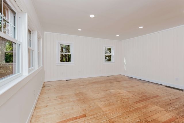 28 Indian Neck Rd, Wareham, MA 02571