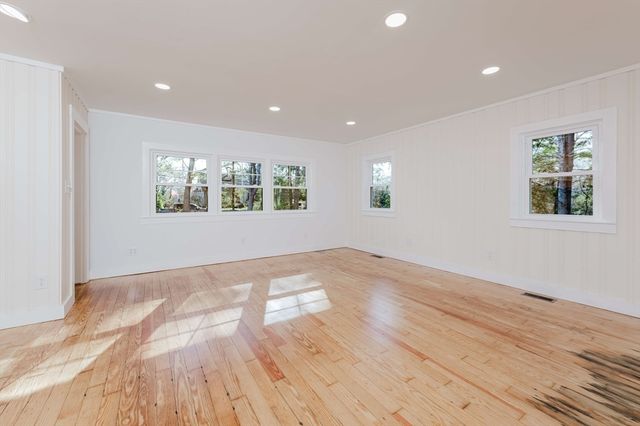 28 Indian Neck Rd, Wareham, MA 02571