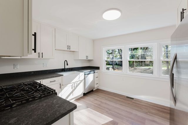 28 Indian Neck Rd, Wareham, MA 02571