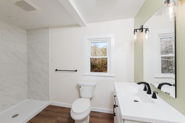 28 Indian Neck Rd, Wareham, MA 02571