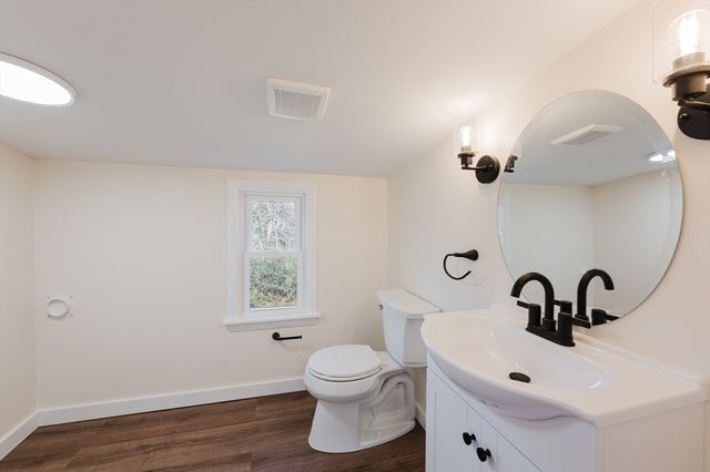 28 Indian Neck Rd, Wareham, MA 02571