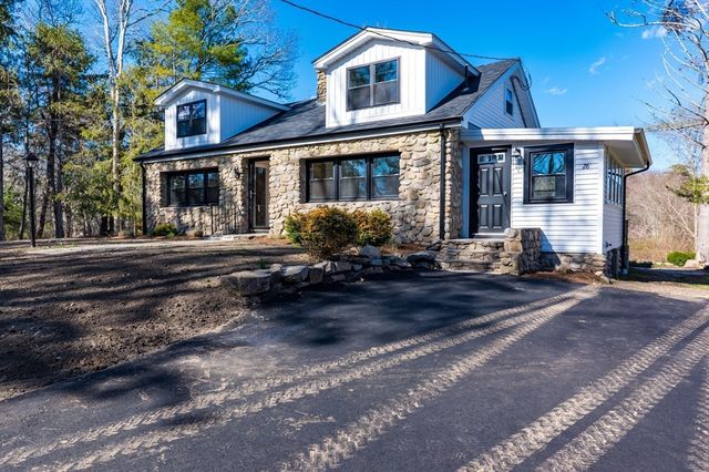 28 Indian Neck Rd, Wareham, MA 02571