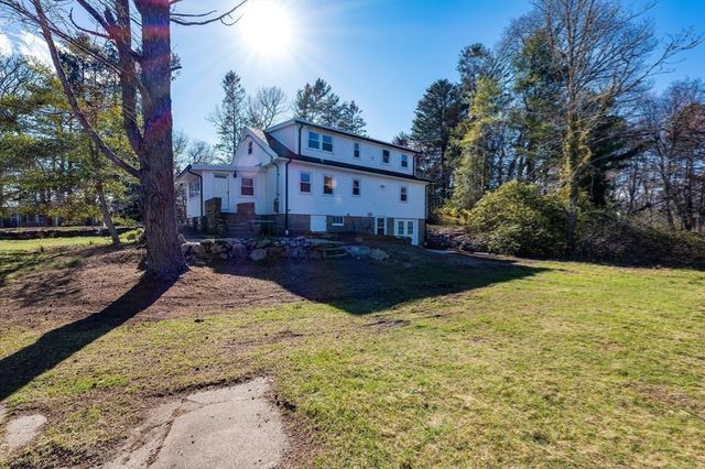 28 Indian Neck Rd, Wareham, MA 02571