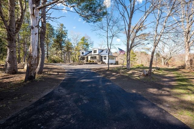 28 Indian Neck Rd, Wareham, MA 02571