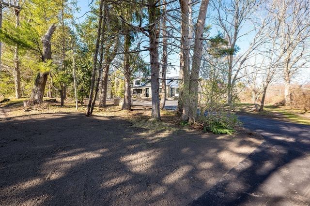 28 Indian Neck Rd, Wareham, MA 02571
